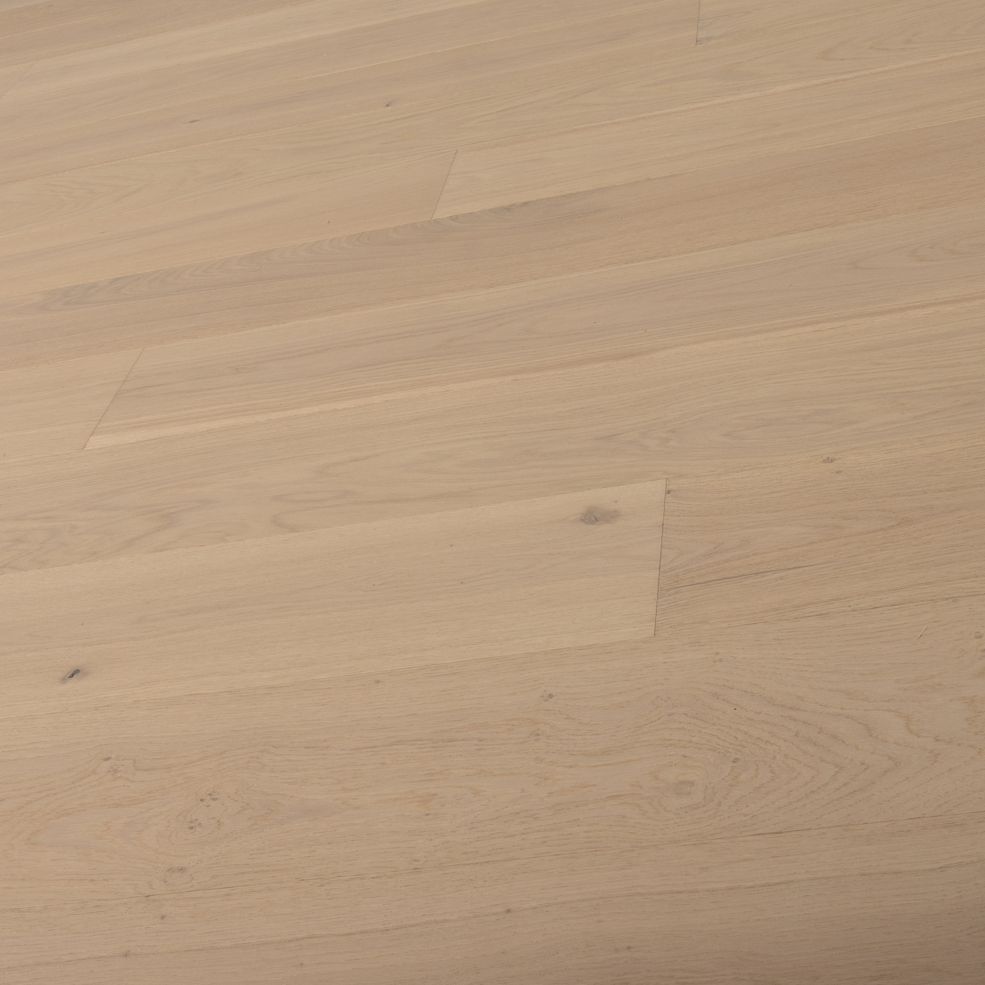 Crudo <span>7-1/2″ European Oak Engineered Hardwood Flooring</span>