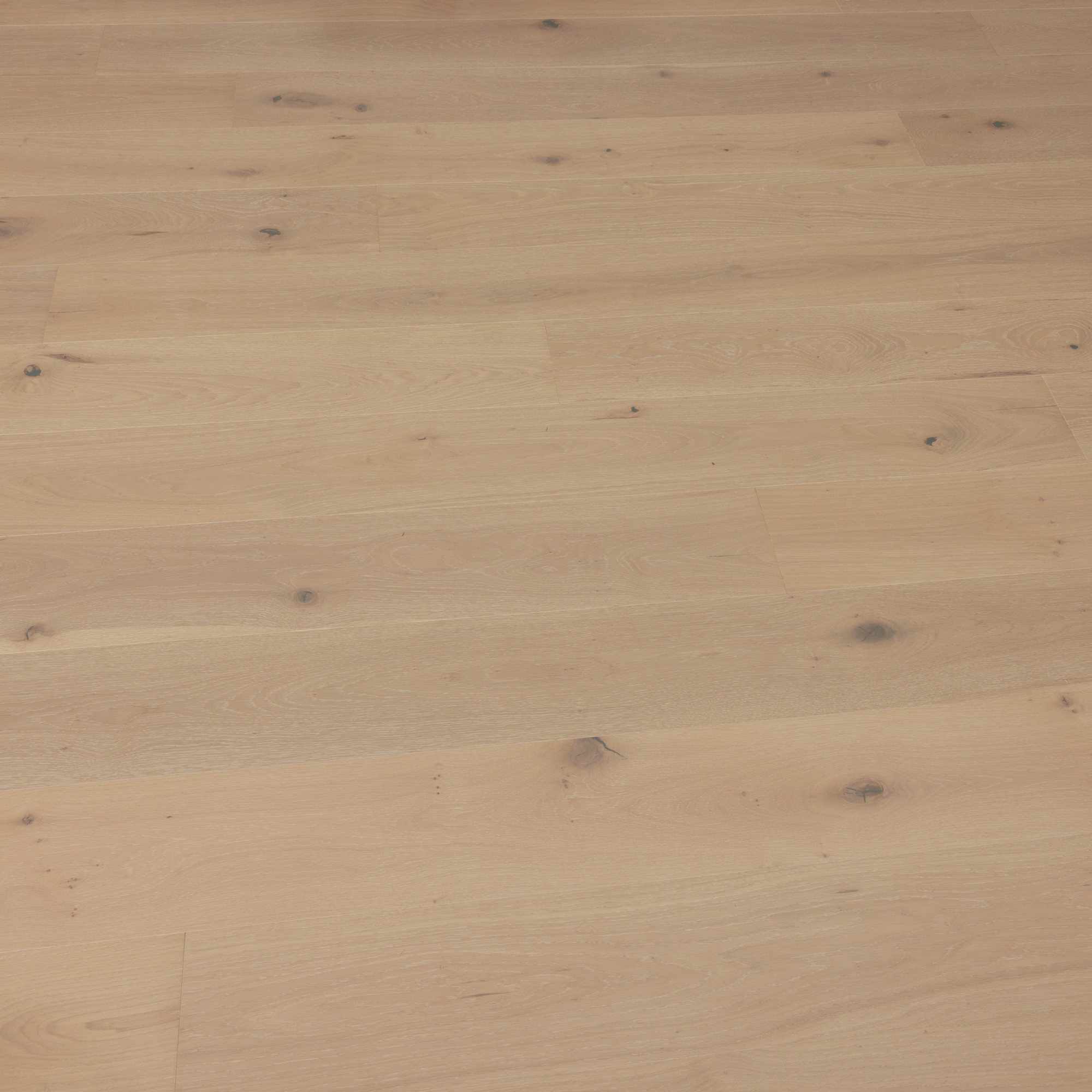 Gradera <span>7-1/2″ European Oak Engineered Hardwood Flooring</span>