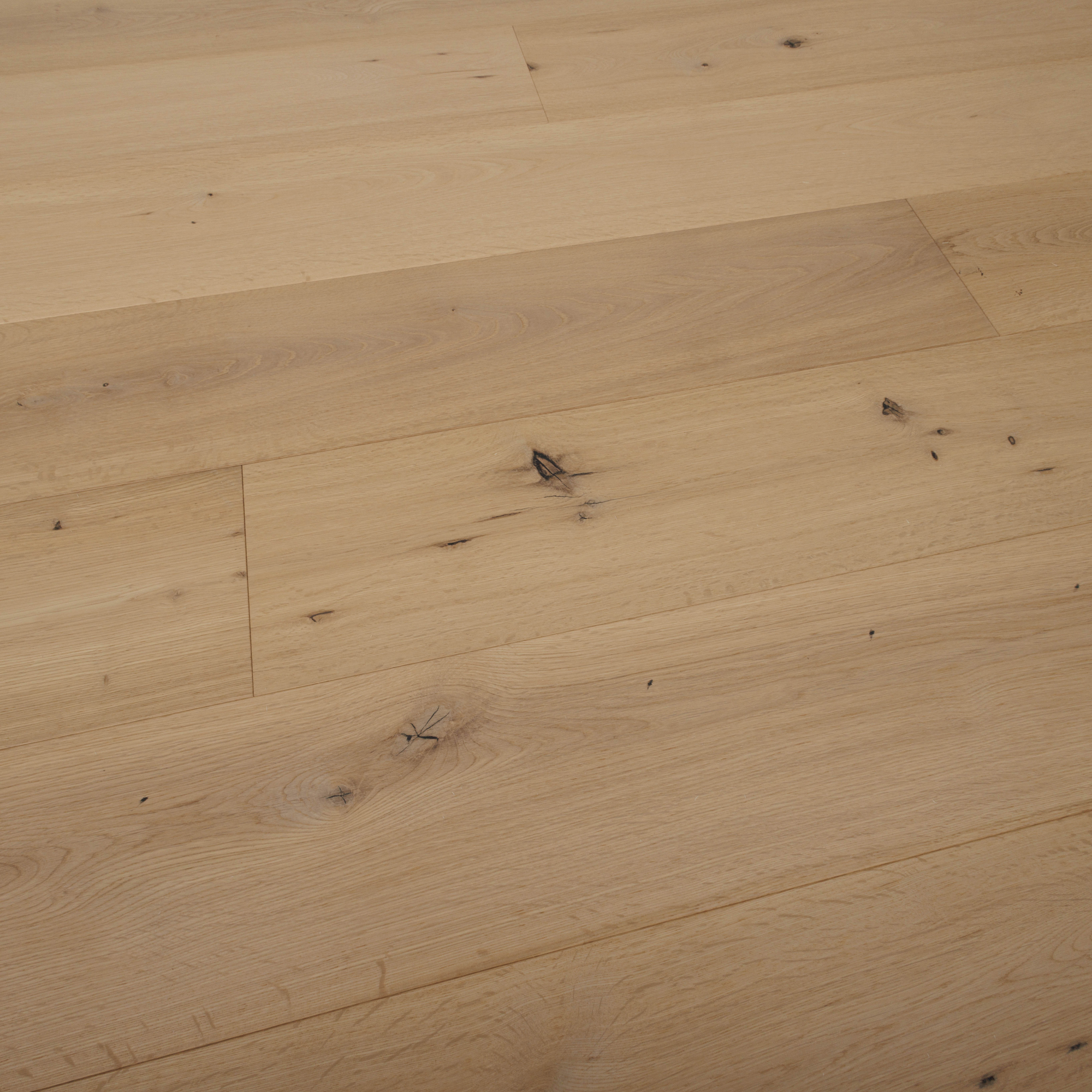 Lucca <span>7-1/2″ European Oak Engineered Hardwood Flooring</span>