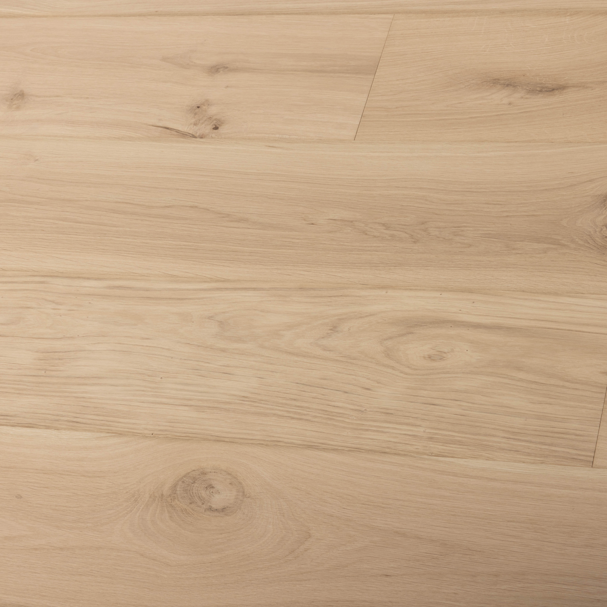 Unfinished 7-1/2″ <span>European Oak Engineered Hardwood Flooring</span>